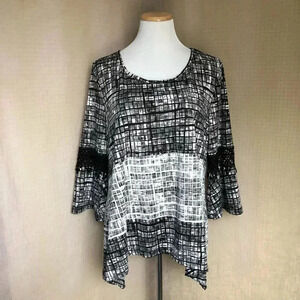 Robert Louis Women’s Top Lg Black White Bell Cuff Sleeve Scoop Neck Tunic